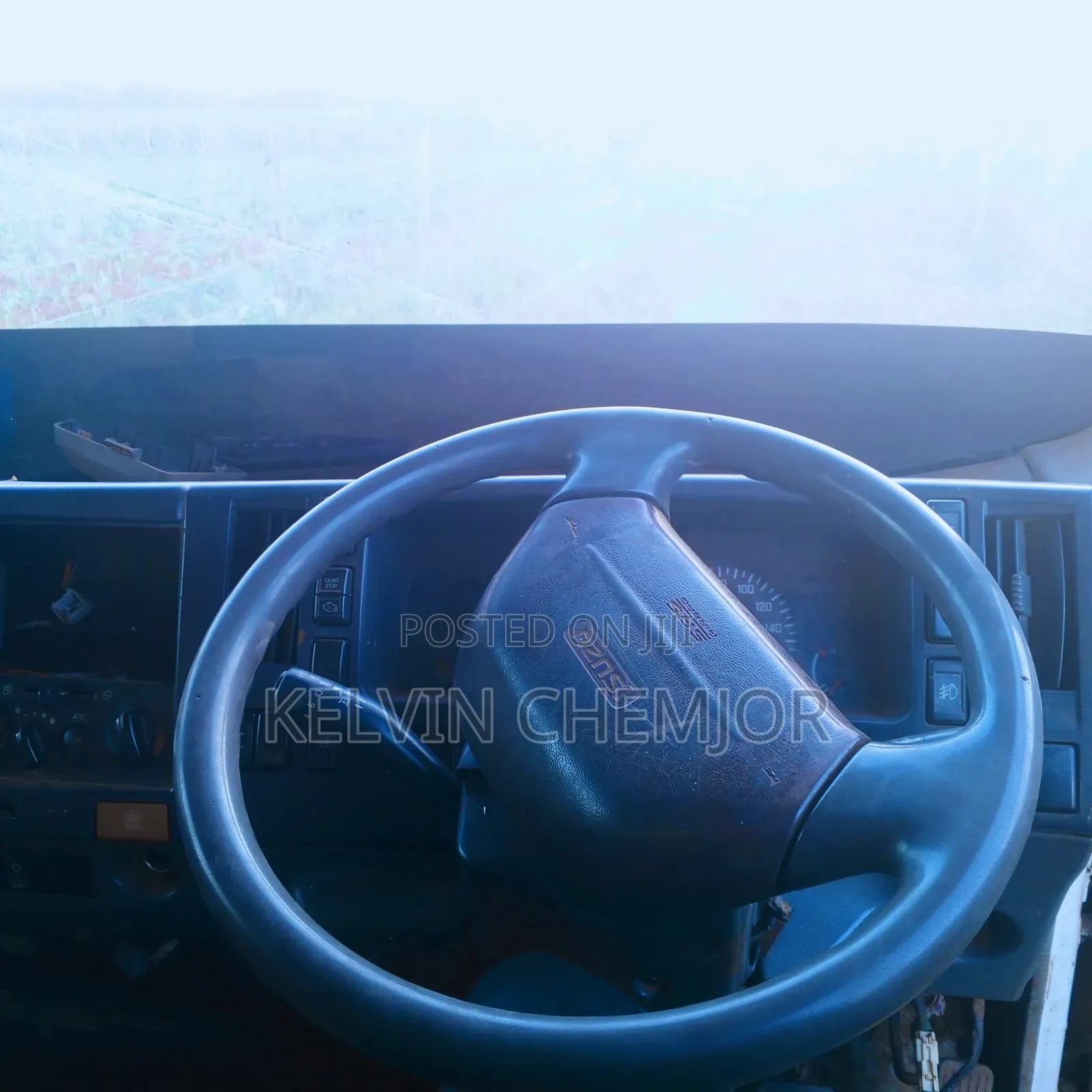 Isuzu NQR 5t 2012model