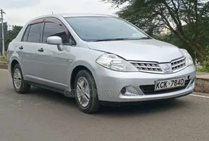 Nissan Tiida 2009 Silver