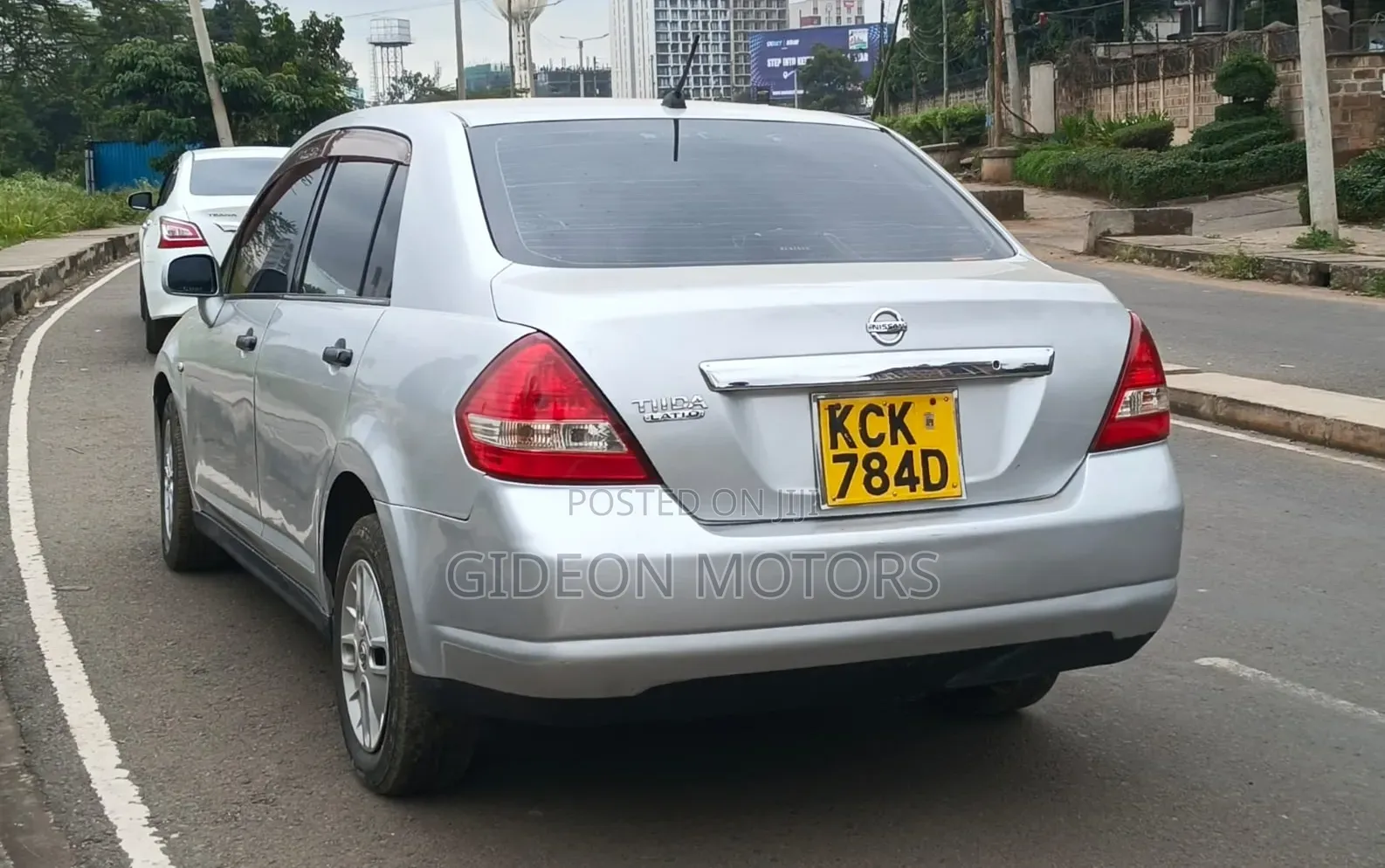 Nissan Tiida 2009 Silver
