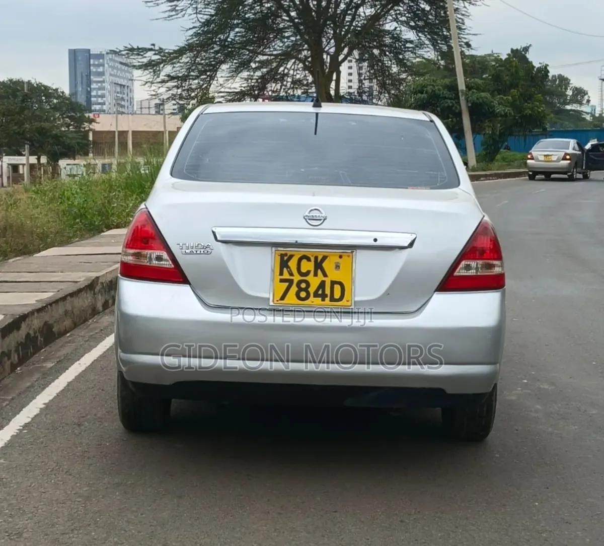 Nissan Tiida 2009 Silver