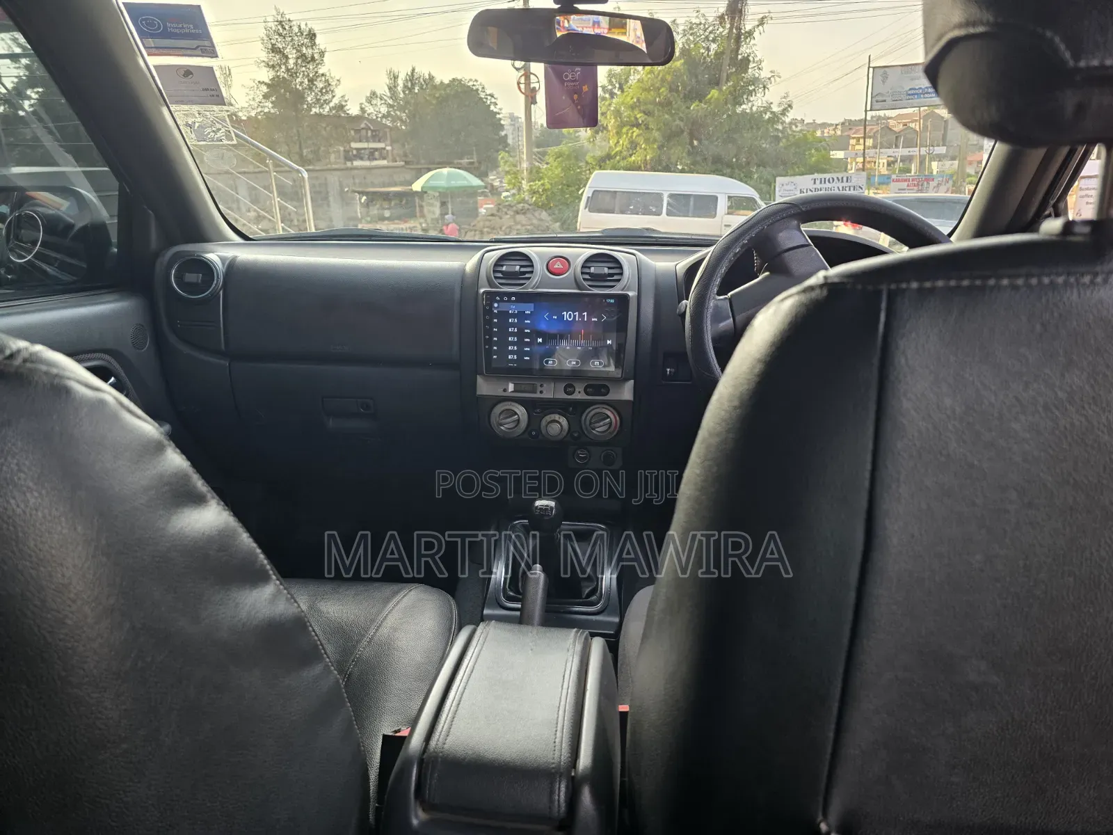 Isuzu D-MAX 2011 Blue