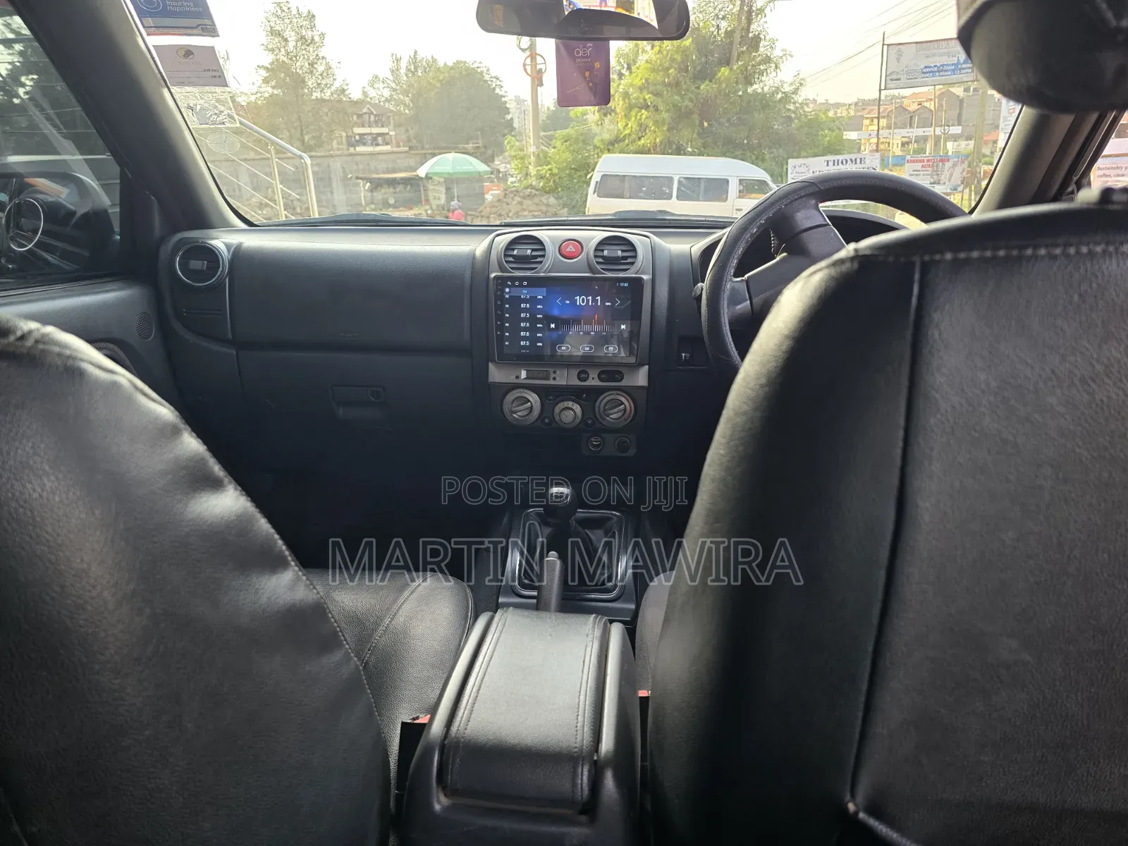 Isuzu D-MAX 2011 Blue