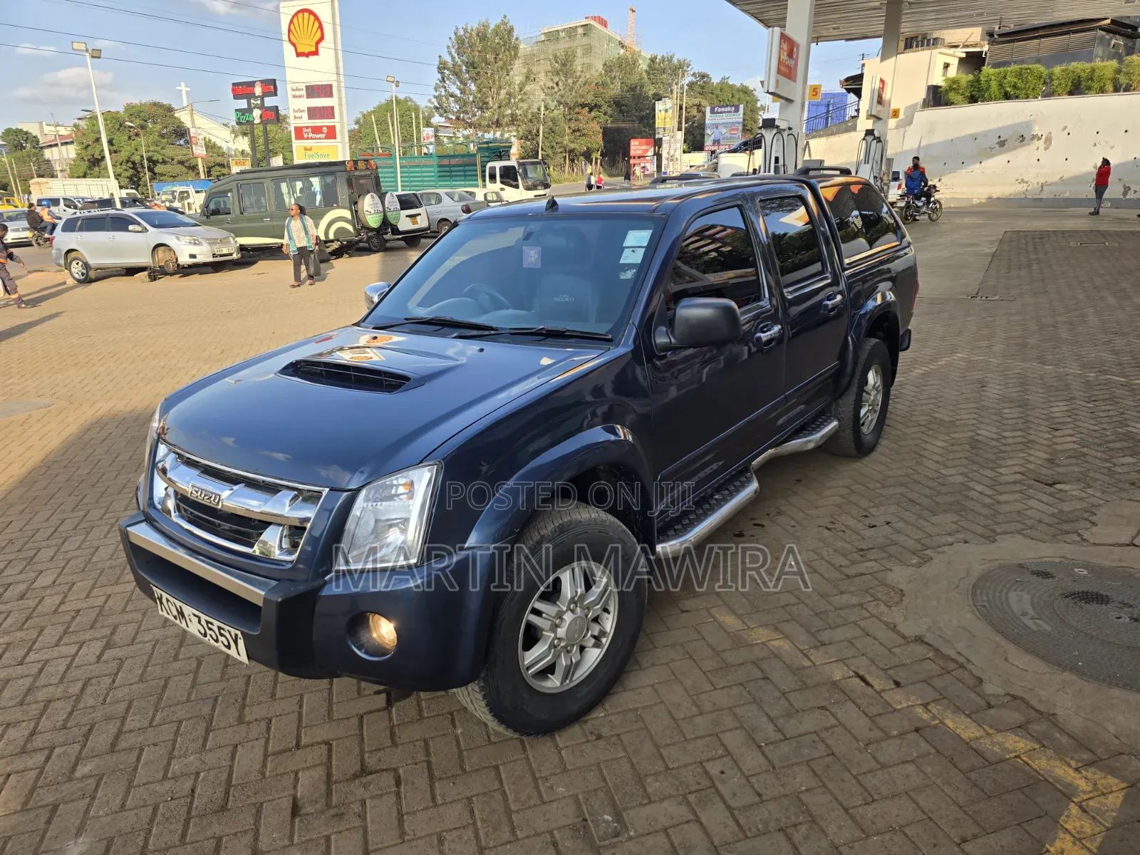Isuzu D-MAX 2011 Blue