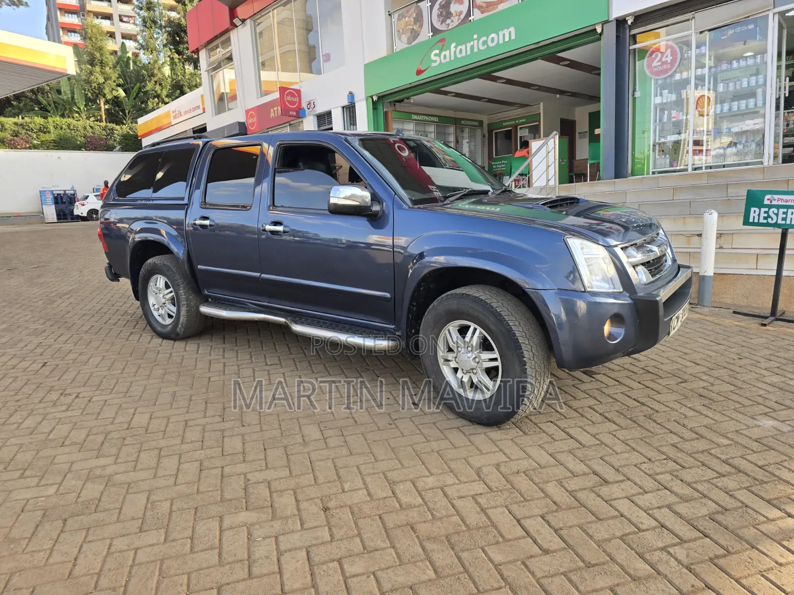 Isuzu D-MAX 2011 Blue