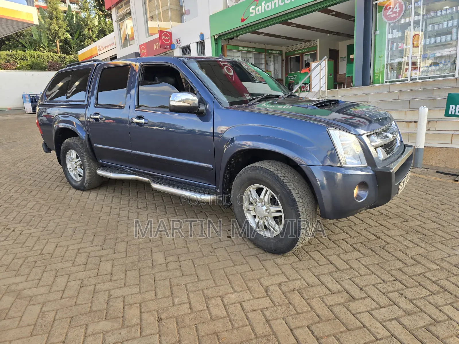 Isuzu D-MAX 2011 Blue