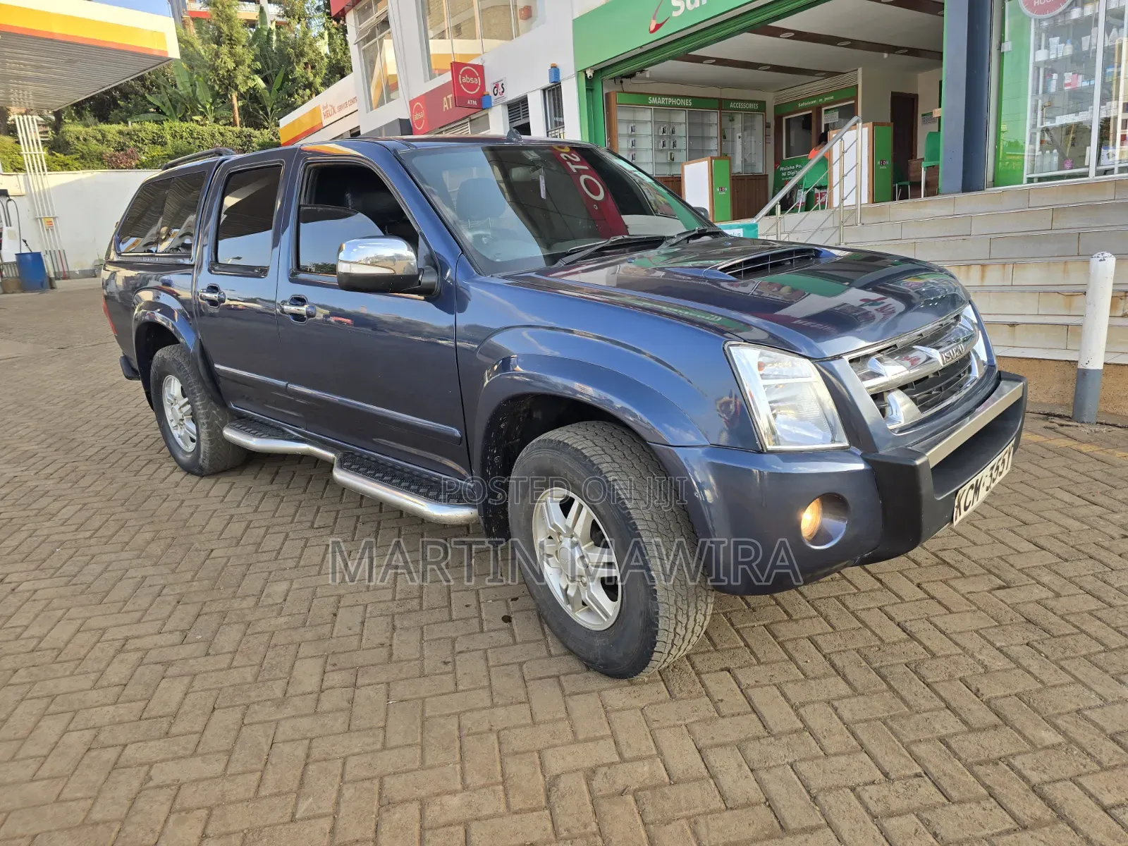 Isuzu D-MAX 2011 Blue