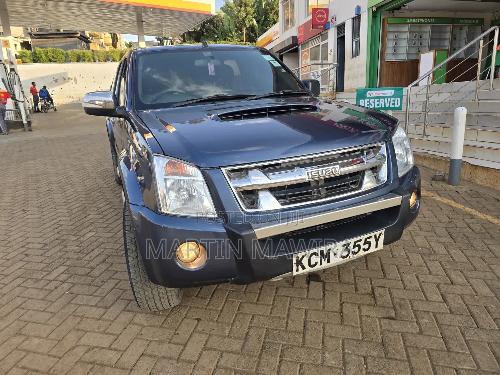 Isuzu D-MAX 2011 Blue