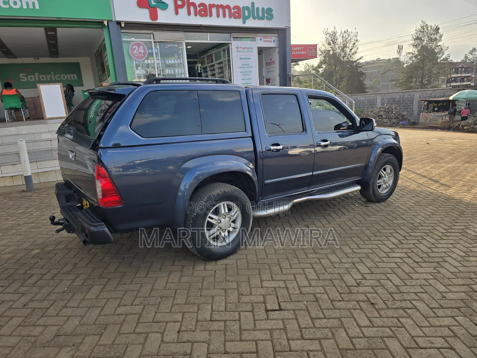 Isuzu D-MAX 2011 Blue