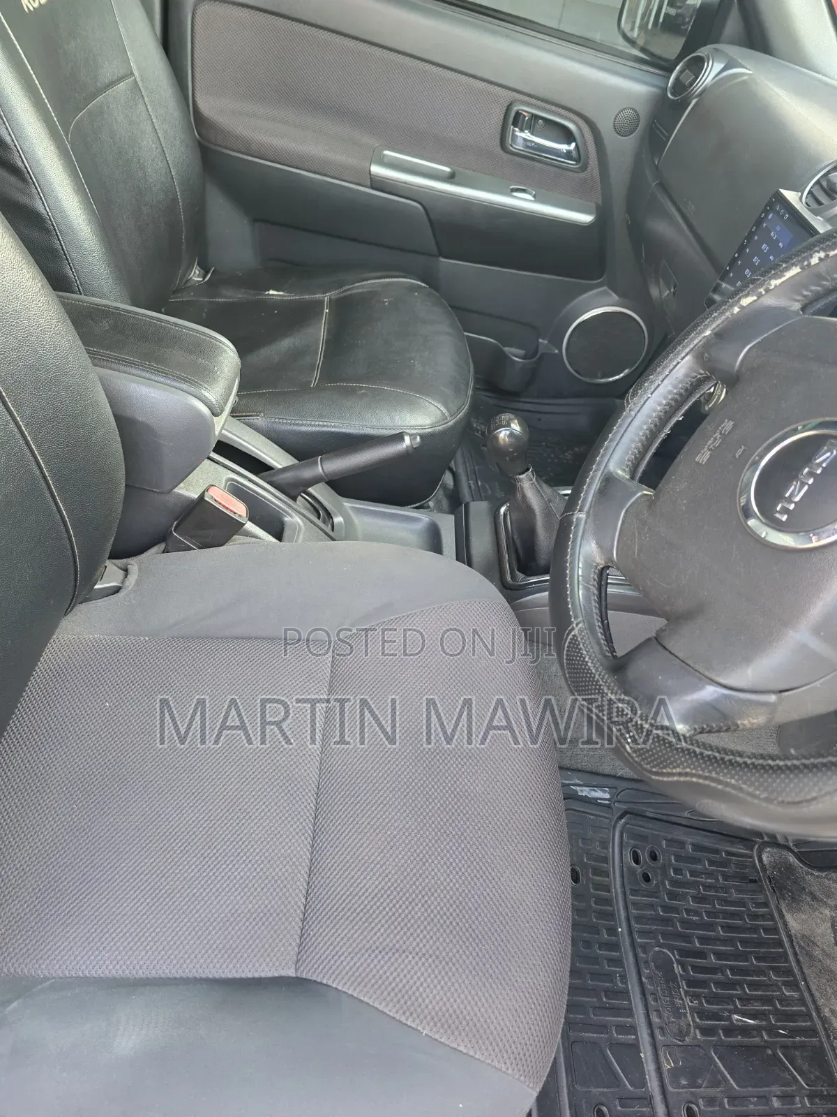 Isuzu D-MAX 2011 Blue