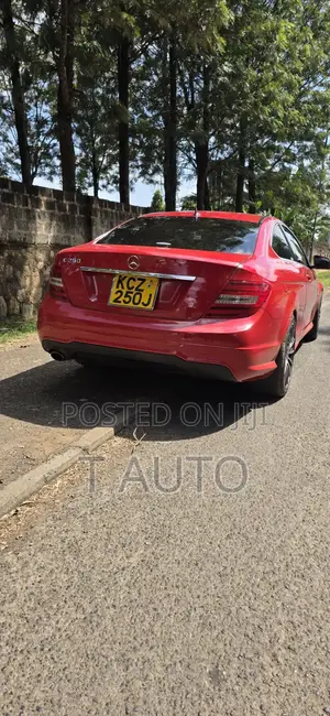 Mercedes-Benz C250 2012 Red