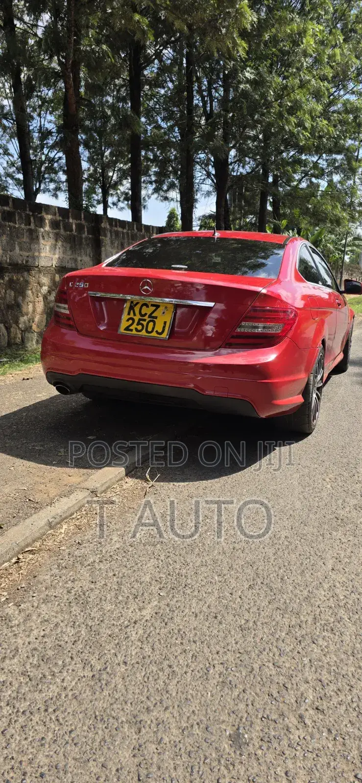 Mercedes-Benz C250 2012 Red