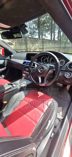 Mercedes-Benz C250 2012 Red