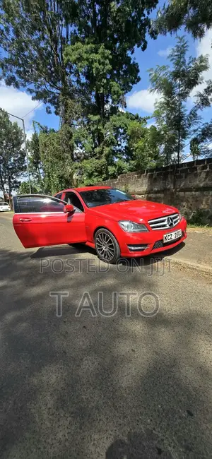 Mercedes-Benz C250 2012 Red
