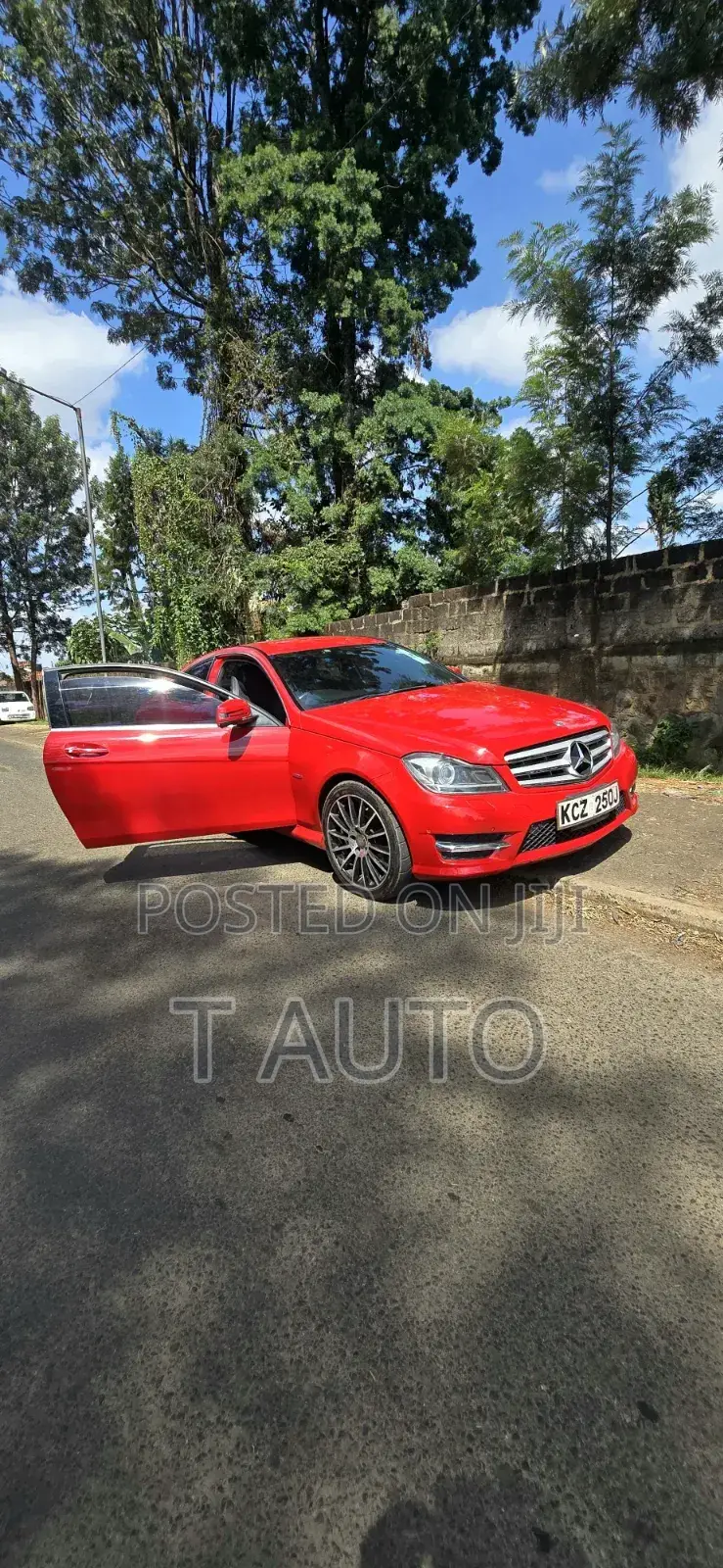 Mercedes-Benz C250 2012 Red