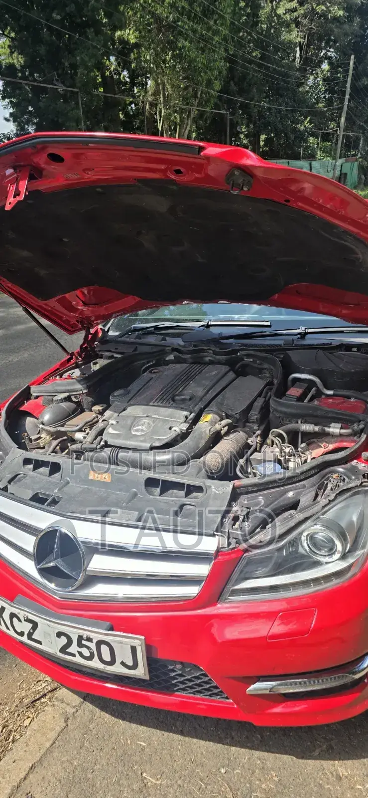Mercedes-Benz C250 2012 Red
