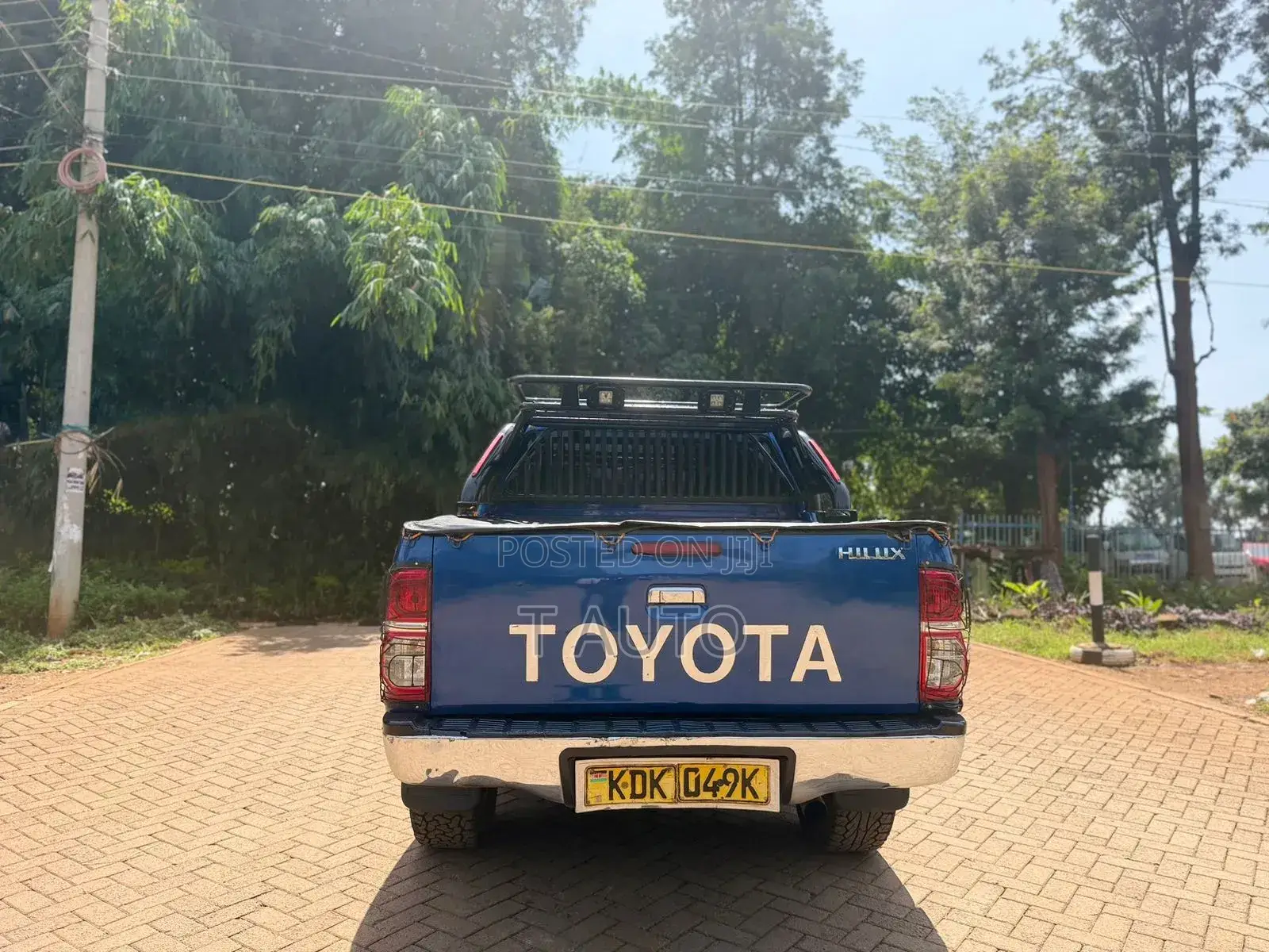 Toyota Hilux 2014 Blue