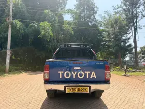 Toyota Hilux 2014 Blue