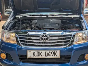Toyota Hilux 2014 Blue