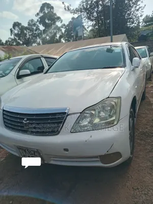 Toyota Crown 2006 White