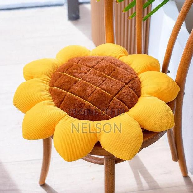 Sunflower Shaped Throw Pillow