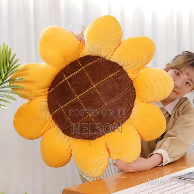 Sunflower Shaped Throw Pillow - thumbnail 2