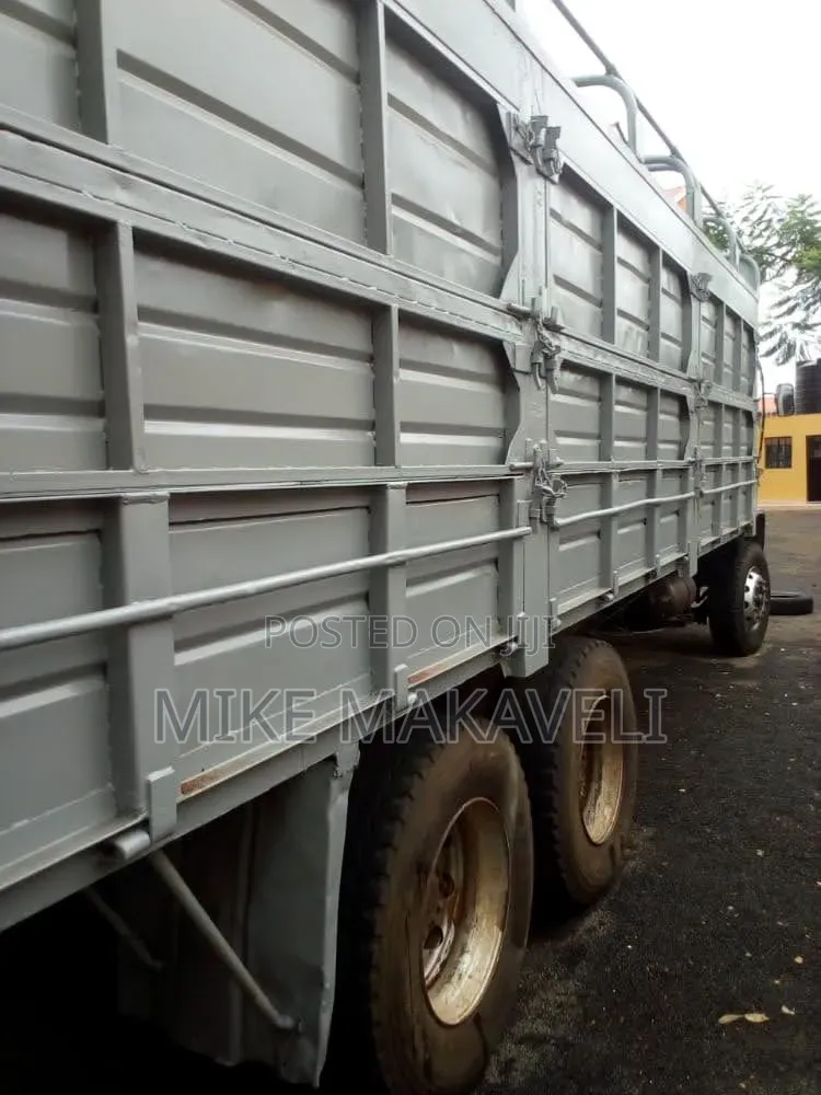 Well Maintained Lorry for Sale