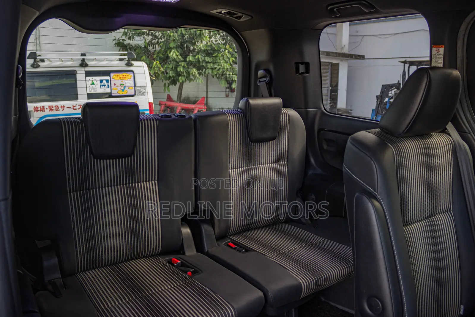 Toyota Noah 2.0 AWD (7 Seater) 2019 Pearl