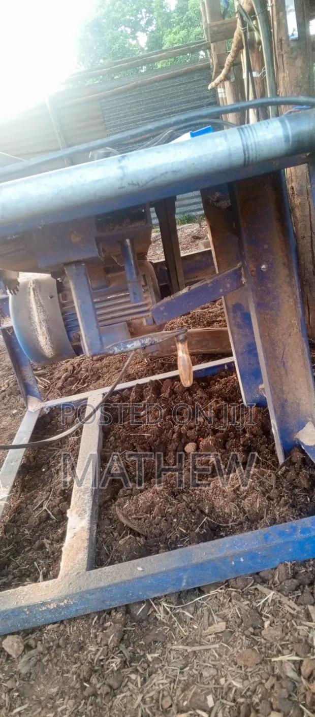 Circular Saw Bench Machine - thumbnail 2