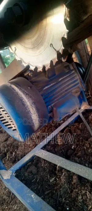 Circular Saw Bench Machine