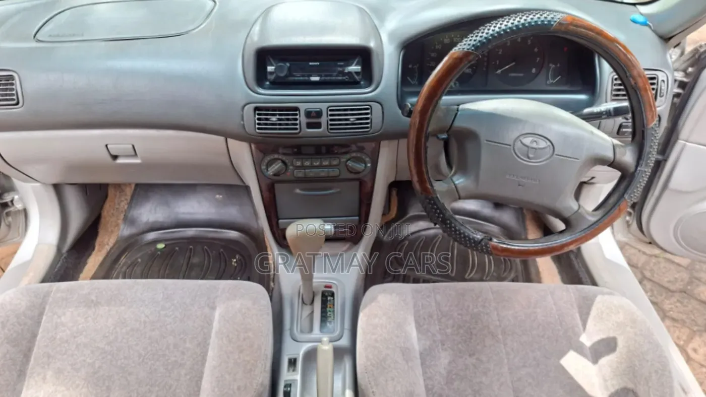 Toyota Corolla 1999 Beige