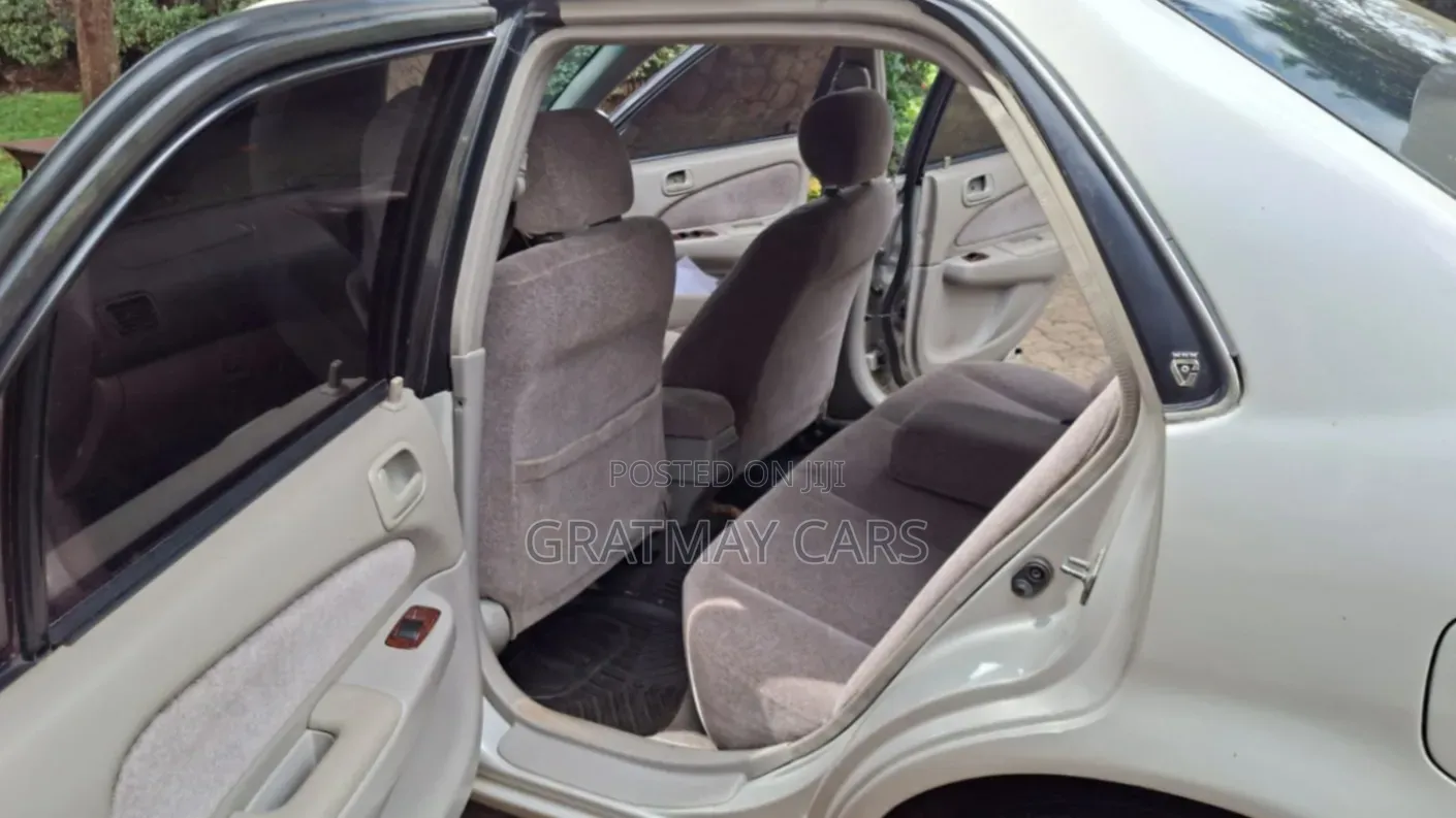 Toyota Corolla 1999 Beige