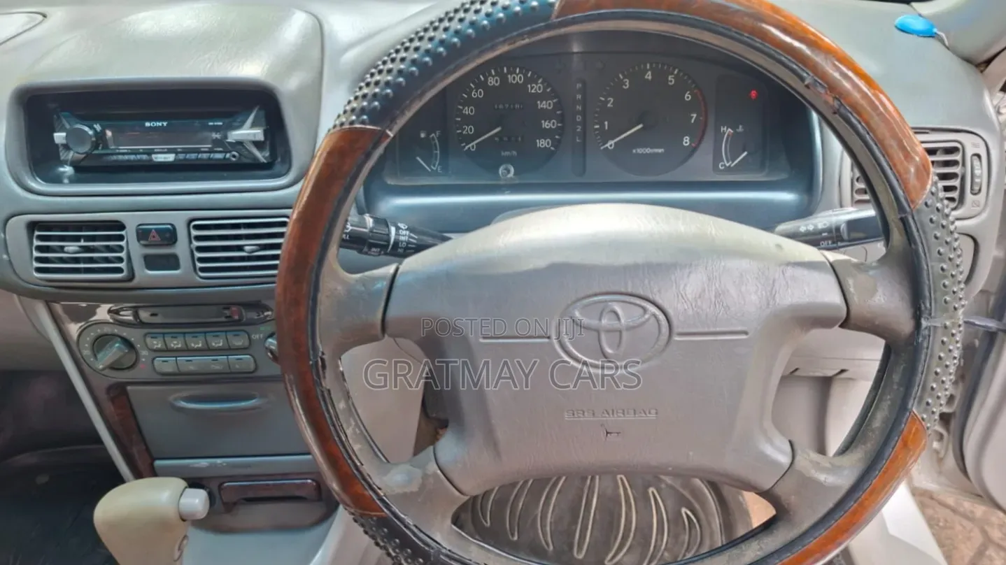 Toyota Corolla 1999 Beige