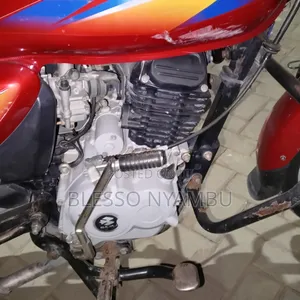 Bajaj Boxer 125 2024 Red