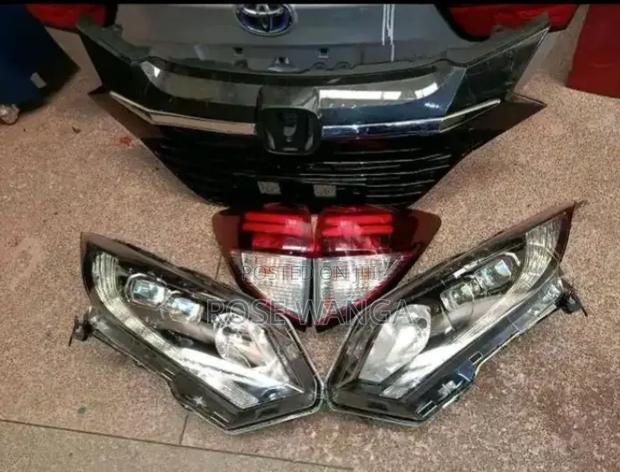 Honda Vezel Headlights