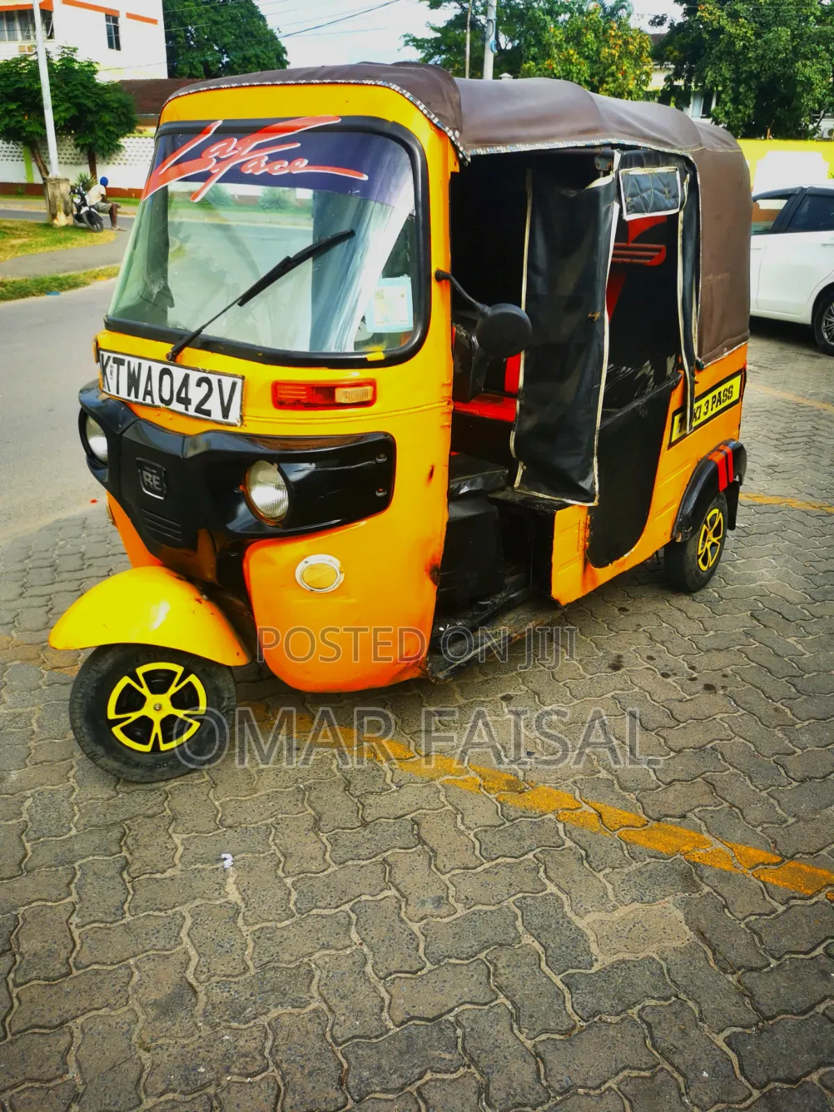 Bajaj RE 2016 Yellow