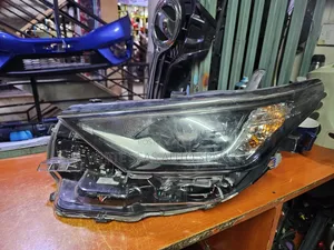 Headlight Auris 2018
