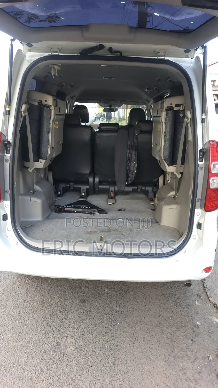 Toyota Noah 2011 Pearl