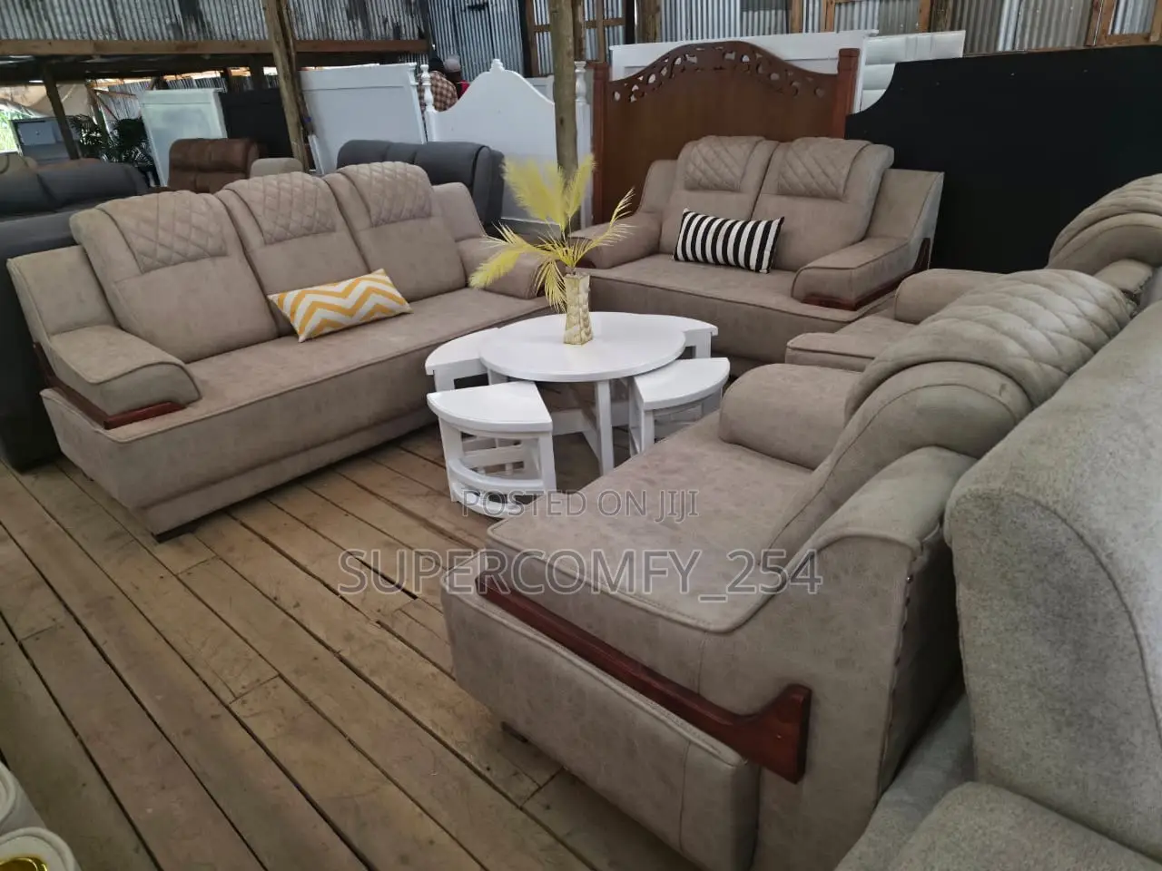 Mahogany Detailed SGR Monster Sofa