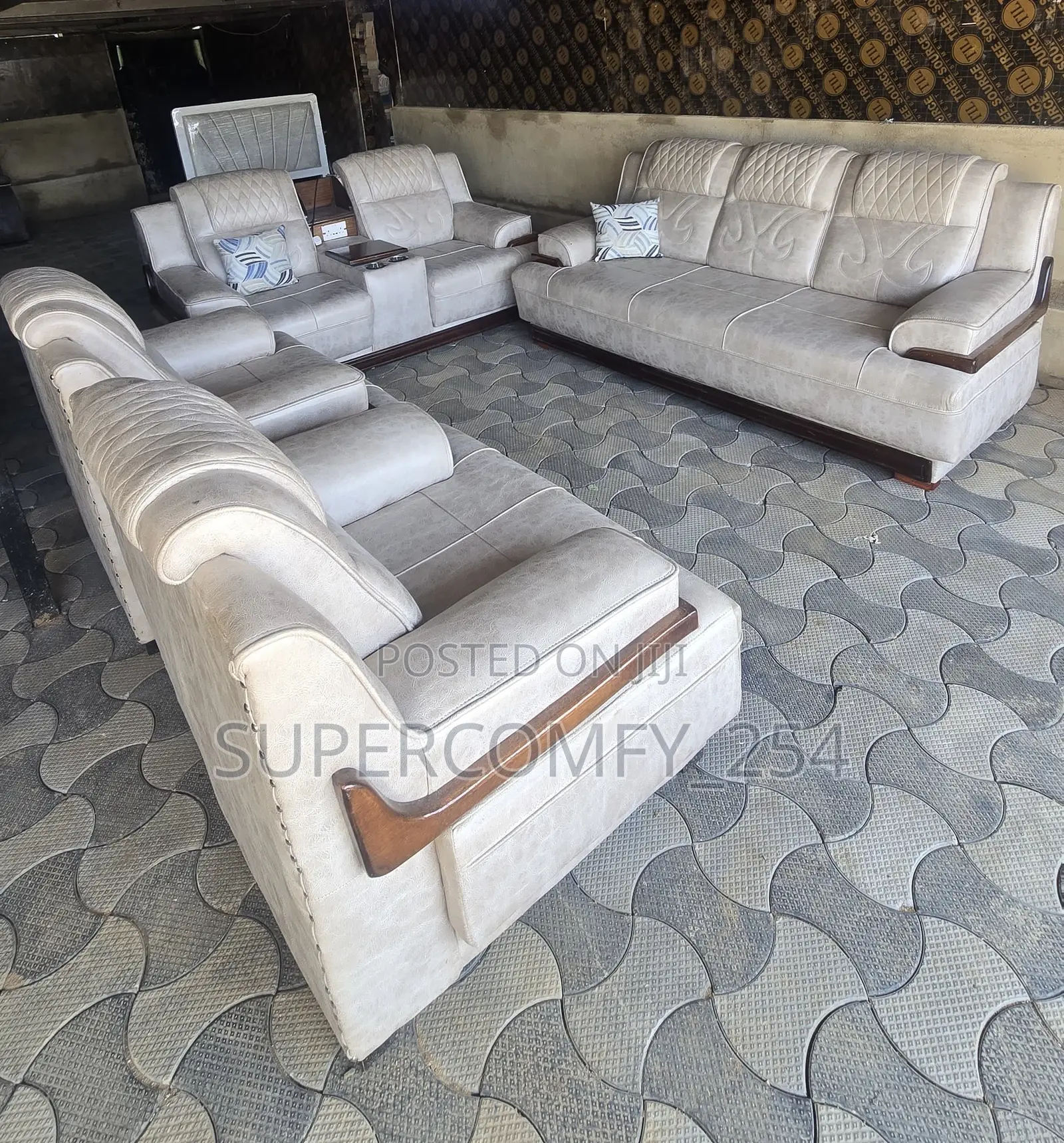 Mahogany Detailed SGR Monster Sofa