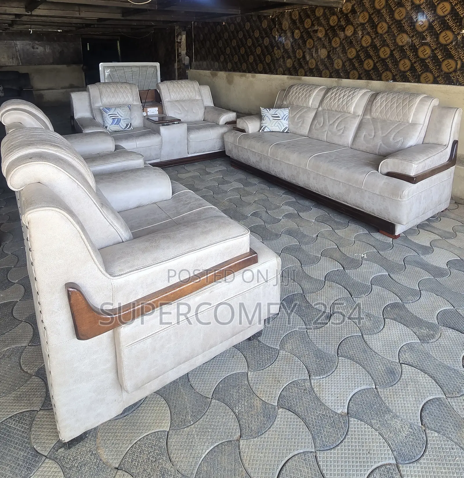 Mahogany Detailed SGR Monster Sofa