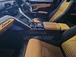 Lamborghini Aventador 2023 Yellow