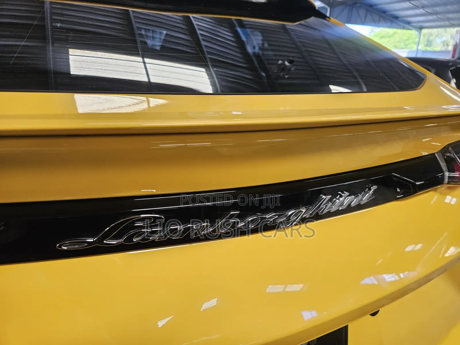 Lamborghini Aventador 2023 Yellow