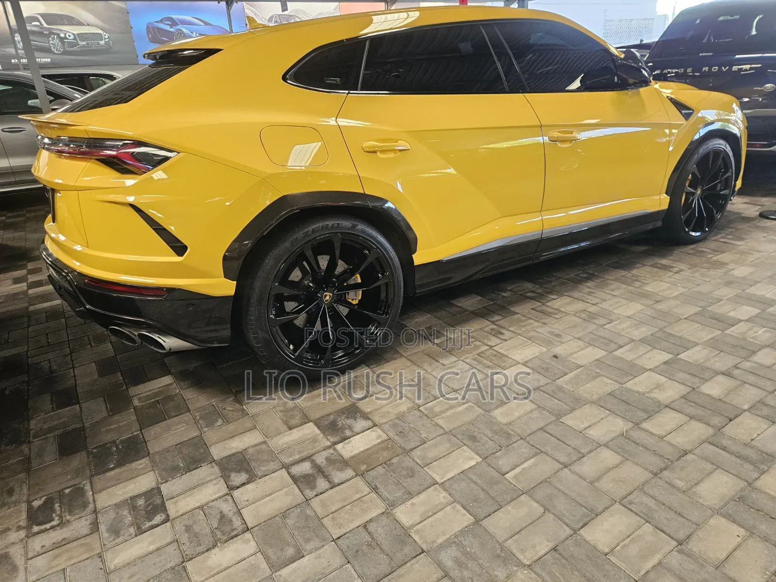 Lamborghini Aventador 2023 Yellow