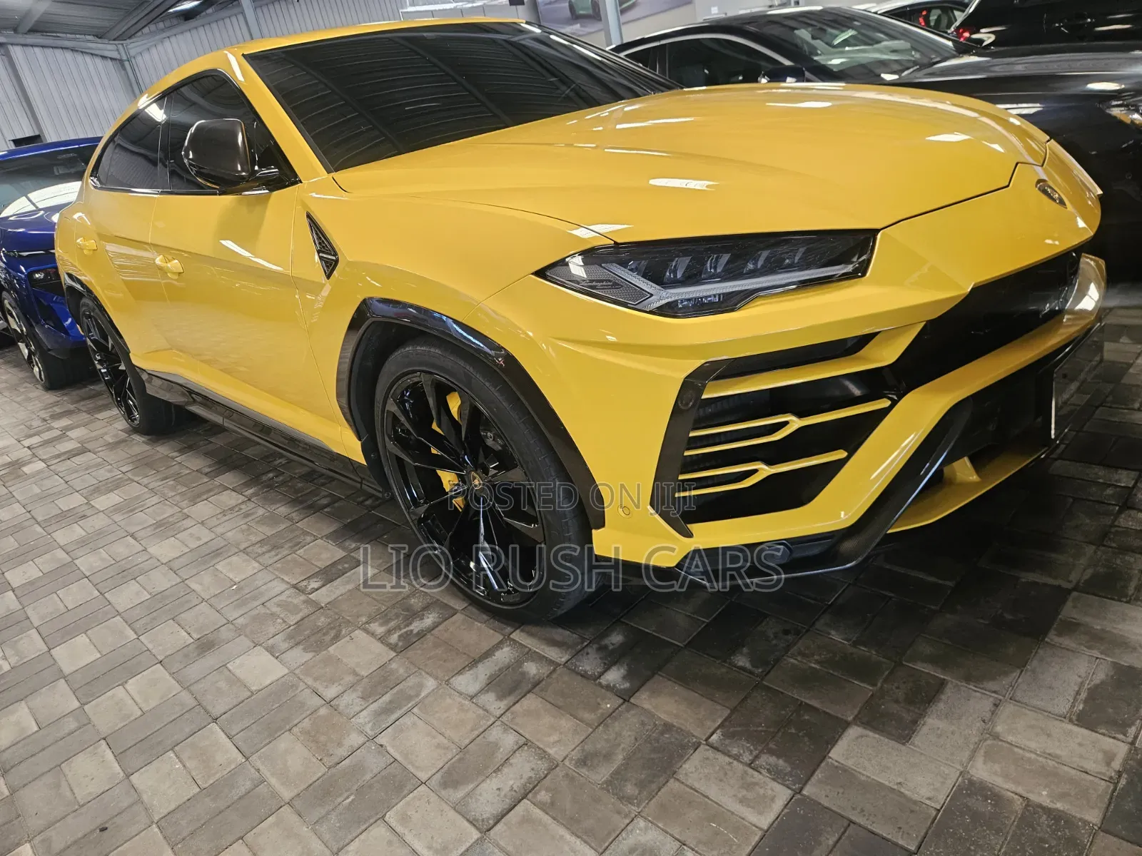 Lamborghini Aventador 2023 Yellow