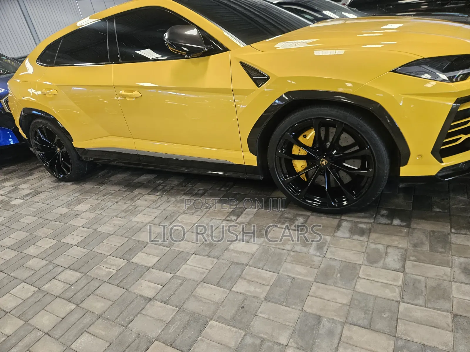 Lamborghini Aventador 2023 Yellow