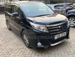 Toyota Noah 1.8 FWD Hybrid (7 seater) 2017 Black