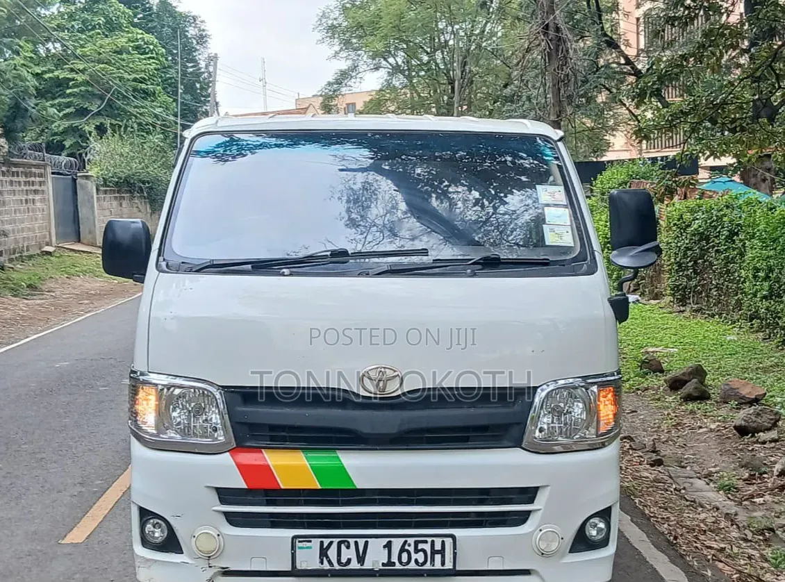 Toyota Grand HiAce 2013 White
