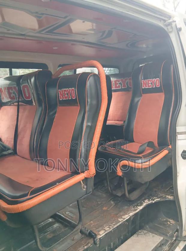 Toyota Grand HiAce 2013 White - thumbnail 3