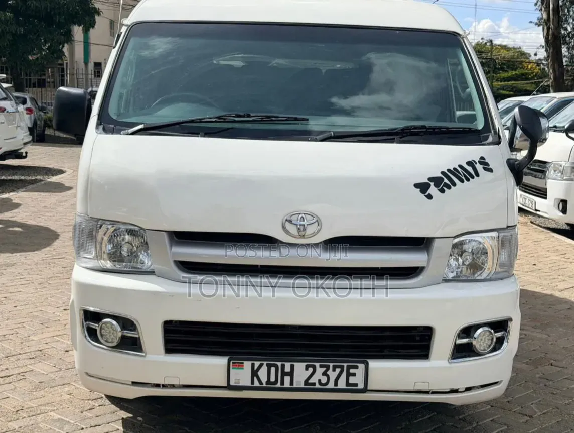 Toyota HiAce 2010 White