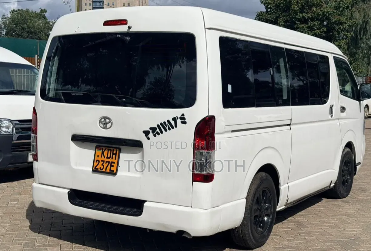 Toyota HiAce 2010 White